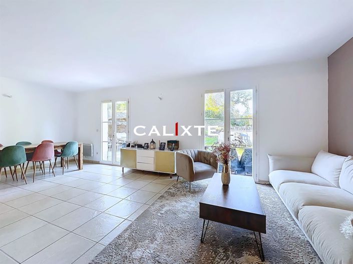 Image No.8-4 Bed House for sale