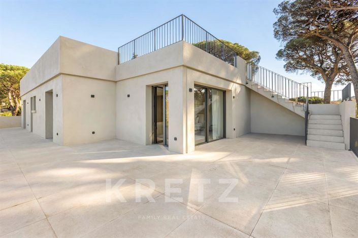 Image No.11-5 Bed Property for sale