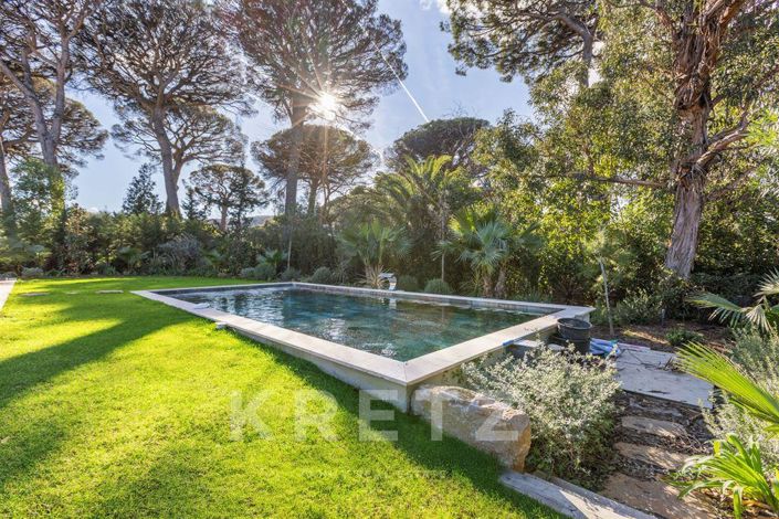 Image No.13-5 Bed Property for sale