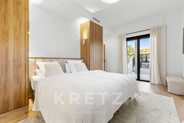 Image No.16-5 Bed Property for sale