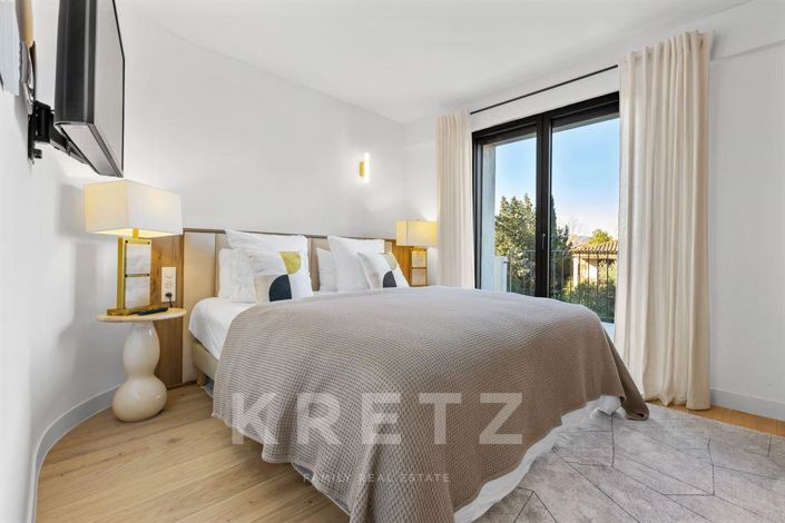 Image No.17-5 Bed Property for sale