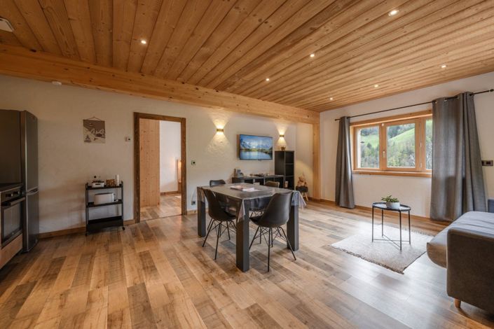 Image No.10-10 Bed House for sale