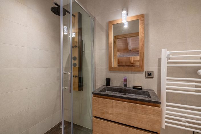 Image No.6-10 Bed House for sale