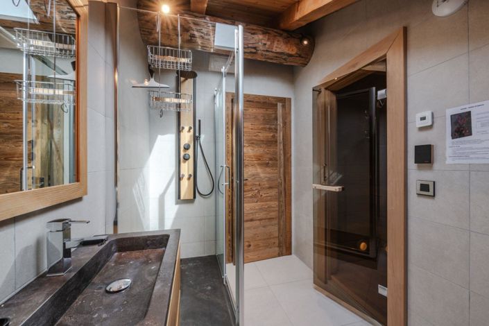 Image No.8-10 Bed House for sale