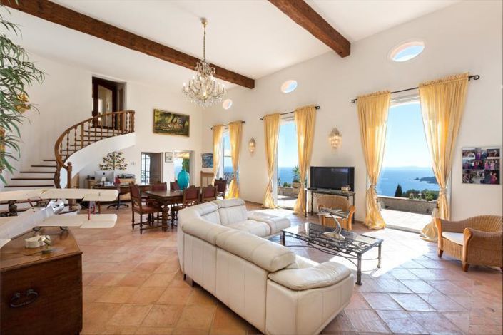 Image No.4-8 Bed House for sale