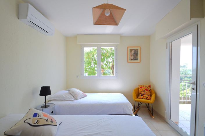 Image No.15-5 Bed Property for sale