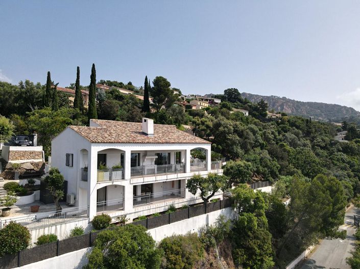 Image No.4-5 Bed Property for sale