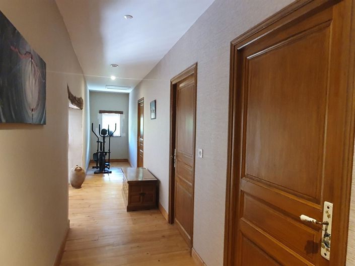 Image No.17-4 Bed House for sale