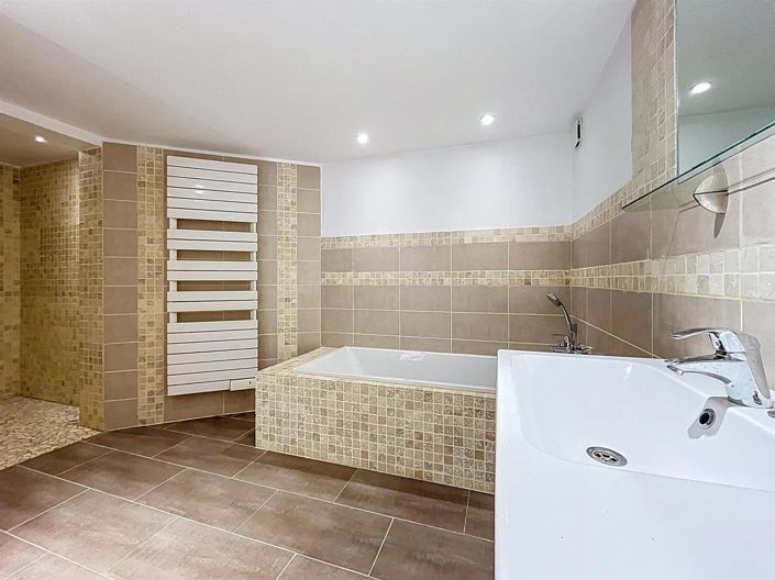 Image No.13-4 Bed House for sale