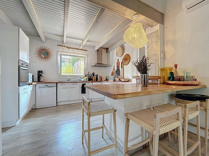 Image No.6-4 Bed House for sale