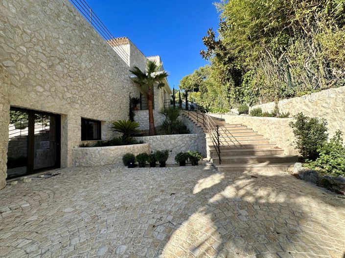 Image No.3-5 Bed House for sale