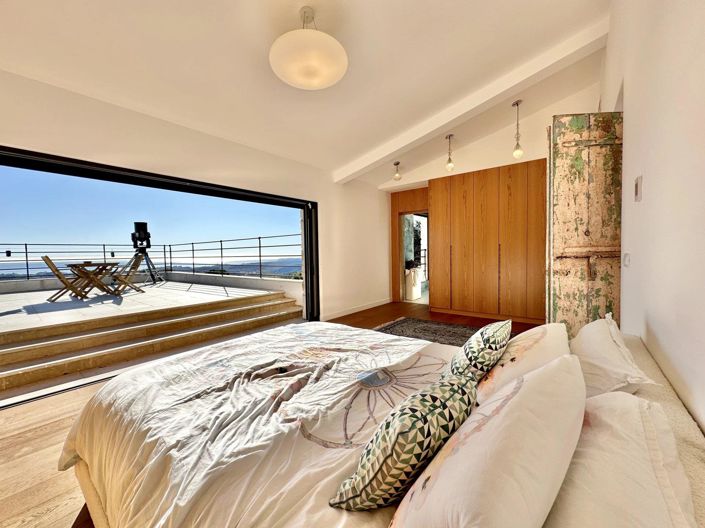 Image No.9-5 Bed House for sale