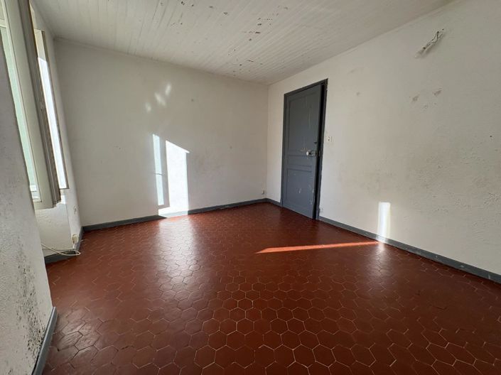 Image No.5-2 Bed House for sale