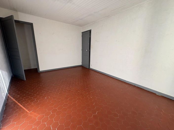 Image No.7-2 Bed House for sale