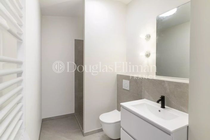 Image No.11-3 Bed Apartment for sale