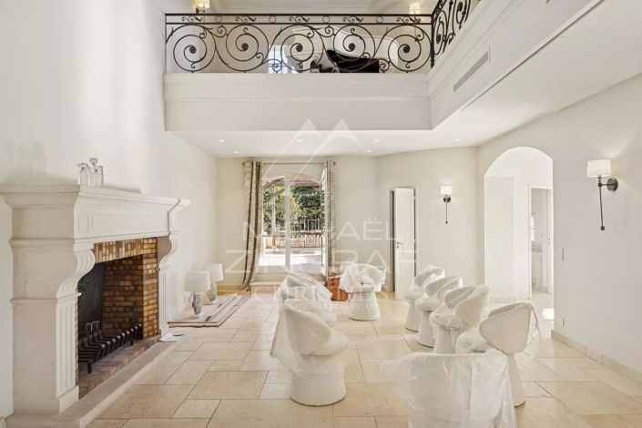 Image No.17-6 Bed House for sale