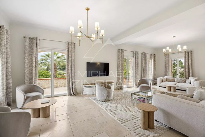 Image No.4-6 Bed House for sale