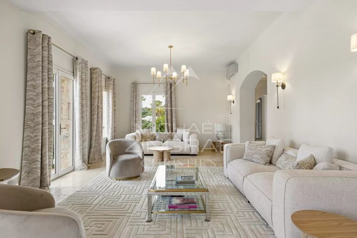 Image No.5-6 Bed House for sale
