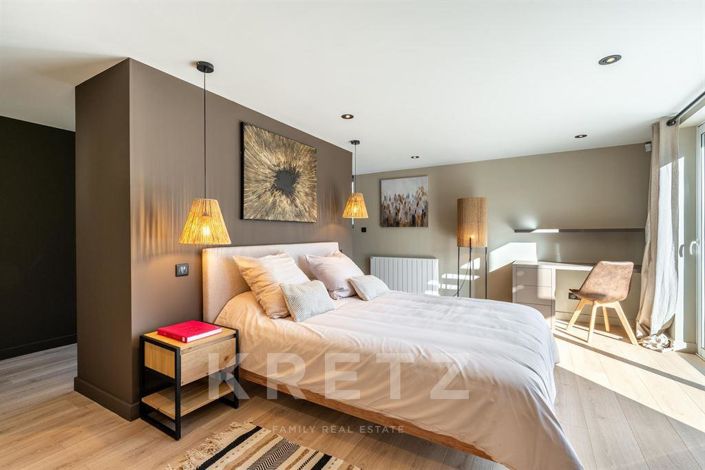 Image No.10-6 Bed House for sale