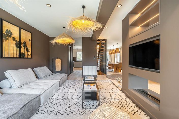 Image No.3-6 Bed House for sale