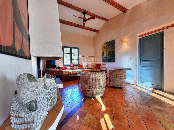 Image No.8-3 Bed House for sale