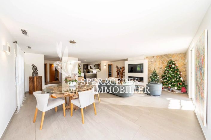 Image No.8-3 Bed House for sale