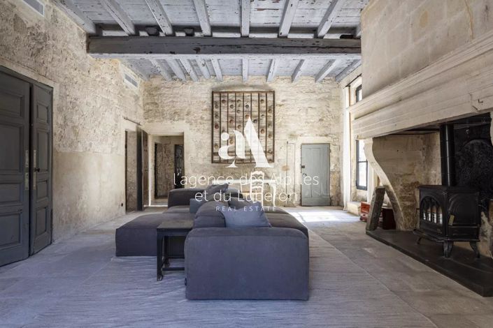 Image No.10-11 Bed House for sale