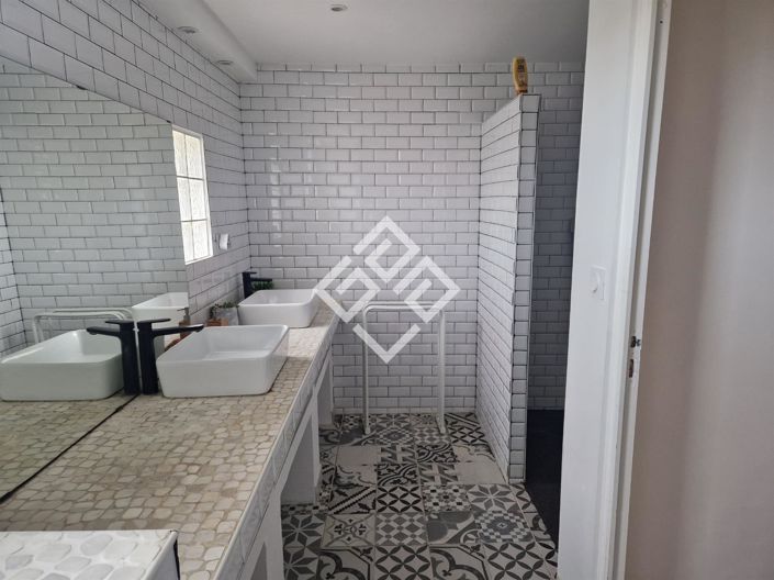 Image No.10-5 Bed House for sale