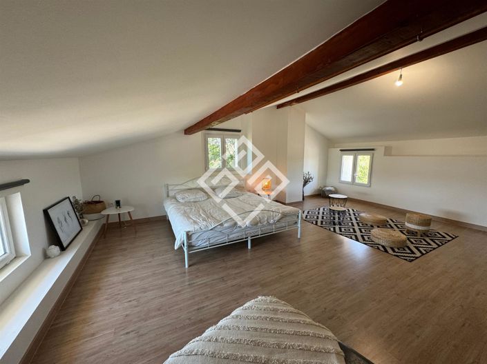 Image No.6-5 Bed House for sale