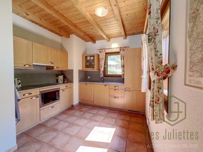 Image No.6-5 Bed House for sale