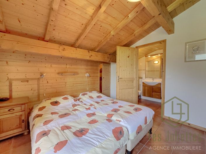 Image No.9-5 Bed House for sale