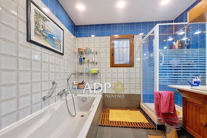 Image No.12-3 Bed House for sale