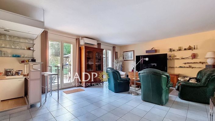 Image No.3-3 Bed House for sale