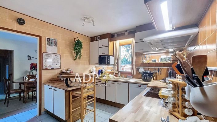 Image No.8-3 Bed House for sale