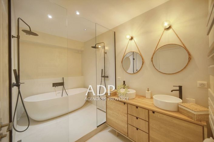 Image No.10-3 Bed Apartment for sale