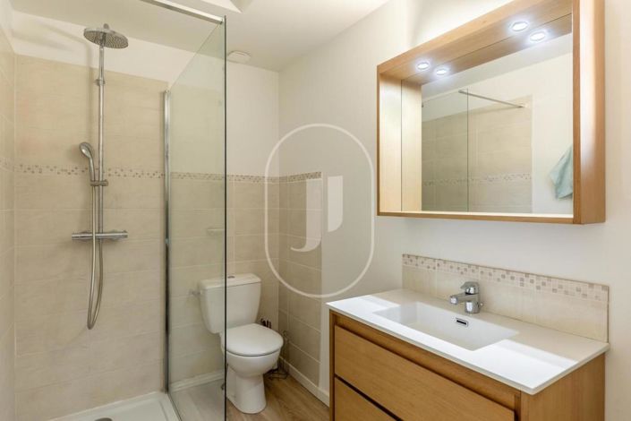 Image No.10-3 Bed House for sale