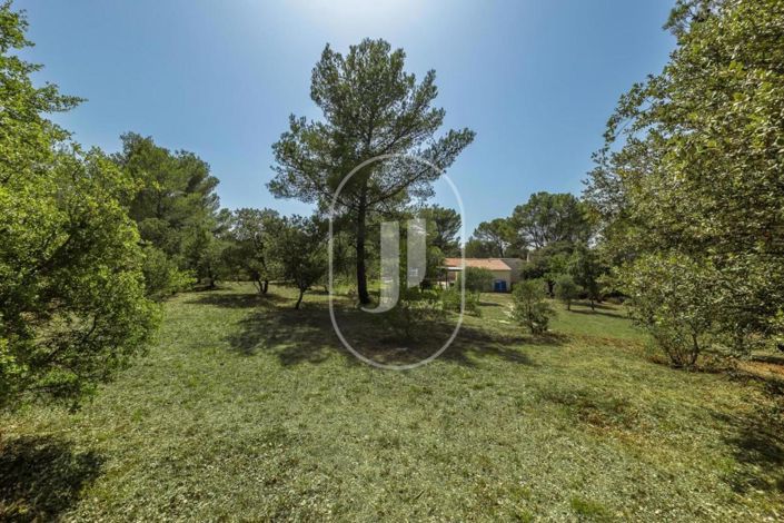 Image No.11-3 Bed House for sale