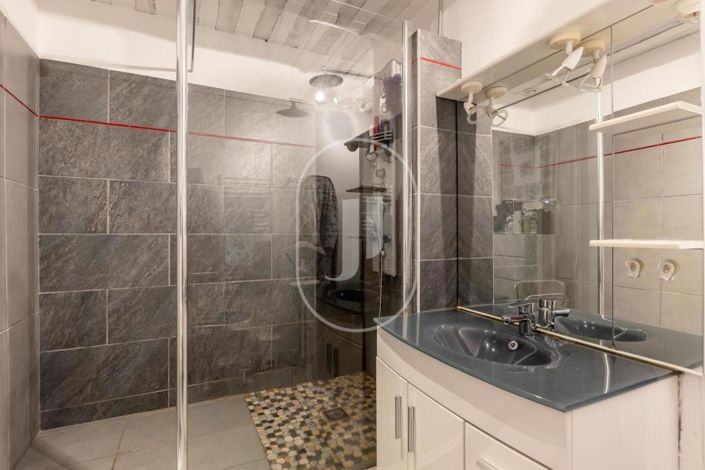 Image No.8-3 Bed House for sale