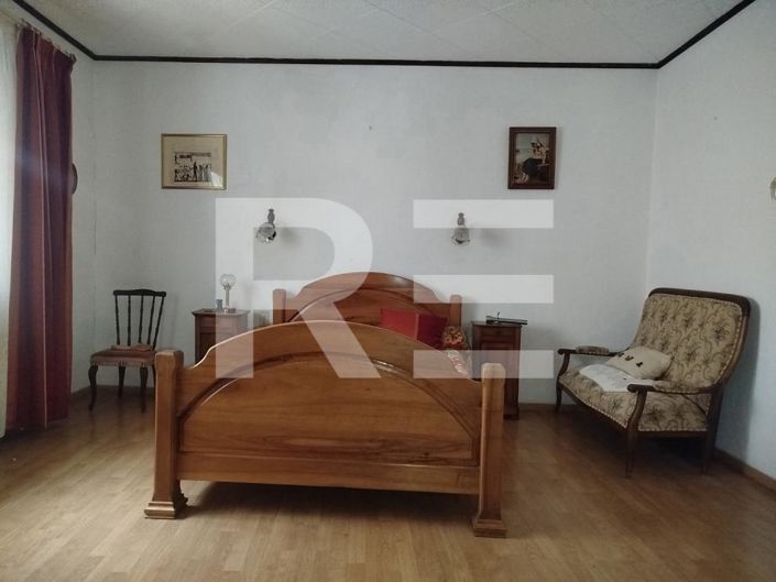 Image No.8-1 Bed House for sale