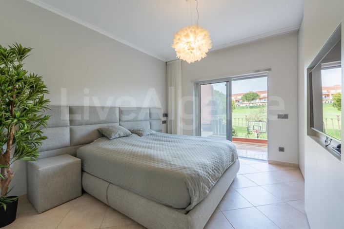 Image No.24-3 Bed House for sale