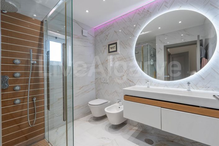 Image No.30-3 Bed House for sale