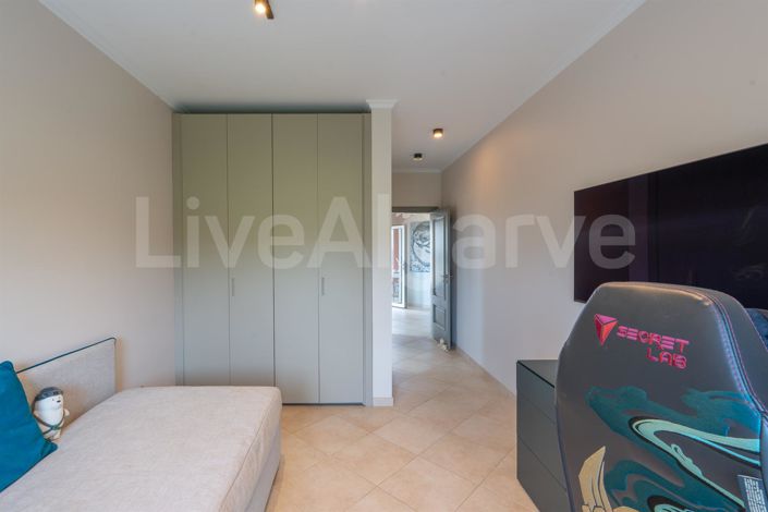 Image No.35-3 Bed House for sale