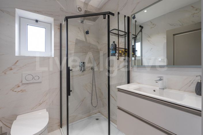 Image No.36-3 Bed House for sale