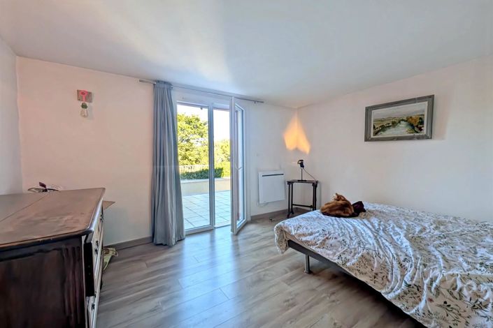 Image No.17-5 Bed House for sale