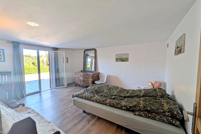 Image No.19-5 Bed House for sale