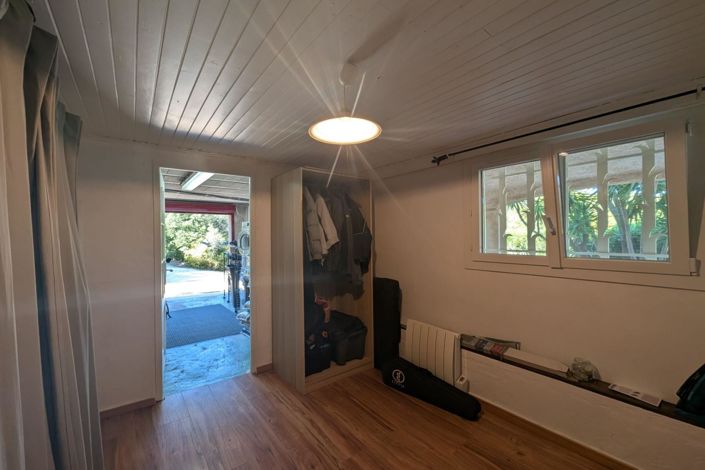 Image No.20-5 Bed House for sale