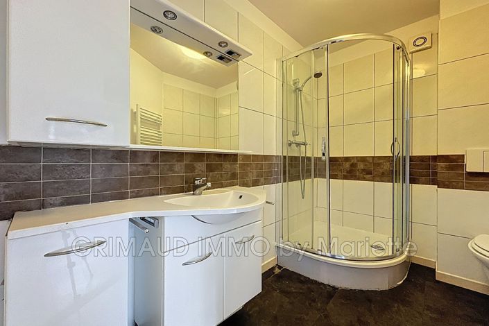 Image No.10-5 Bed House for sale