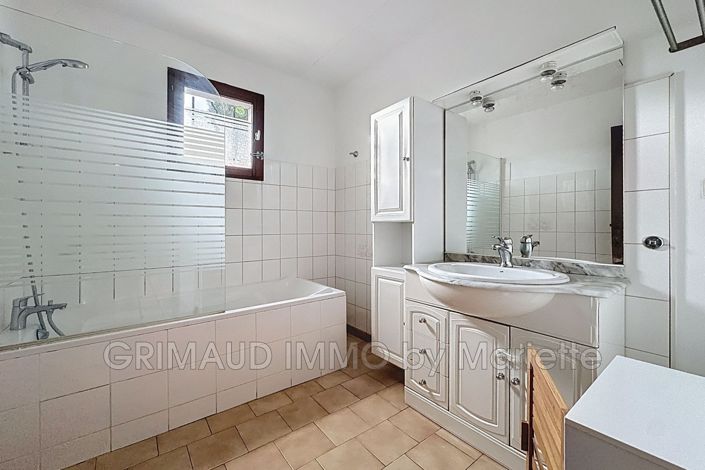Image No.13-5 Bed House for sale
