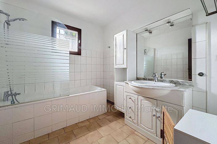 Image No.14-5 Bed House for sale