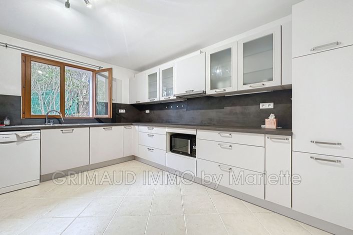 Image No.14-5 Bed House for sale